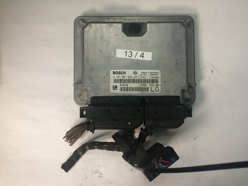 13-4 Centralina Motore Bosch 0281001634 90569348GM 28SA3543 OPEL  Vectra cc. 2.0 16V Dti