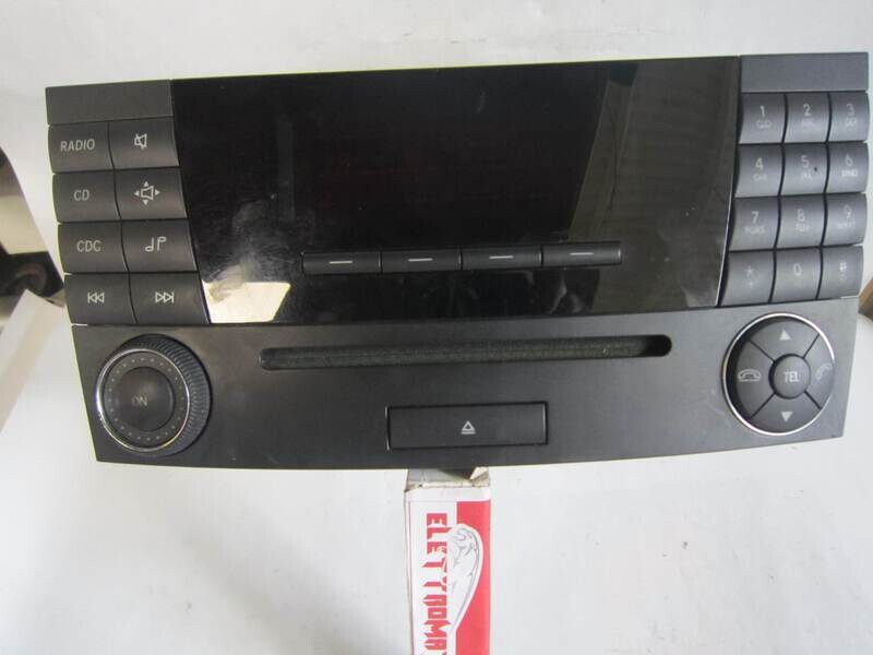 20-71 Autoradio Mercedes Benz A2118702189 A 211 870 21 89 MF2321        MERCEDES BENZ  CLASSE E W211