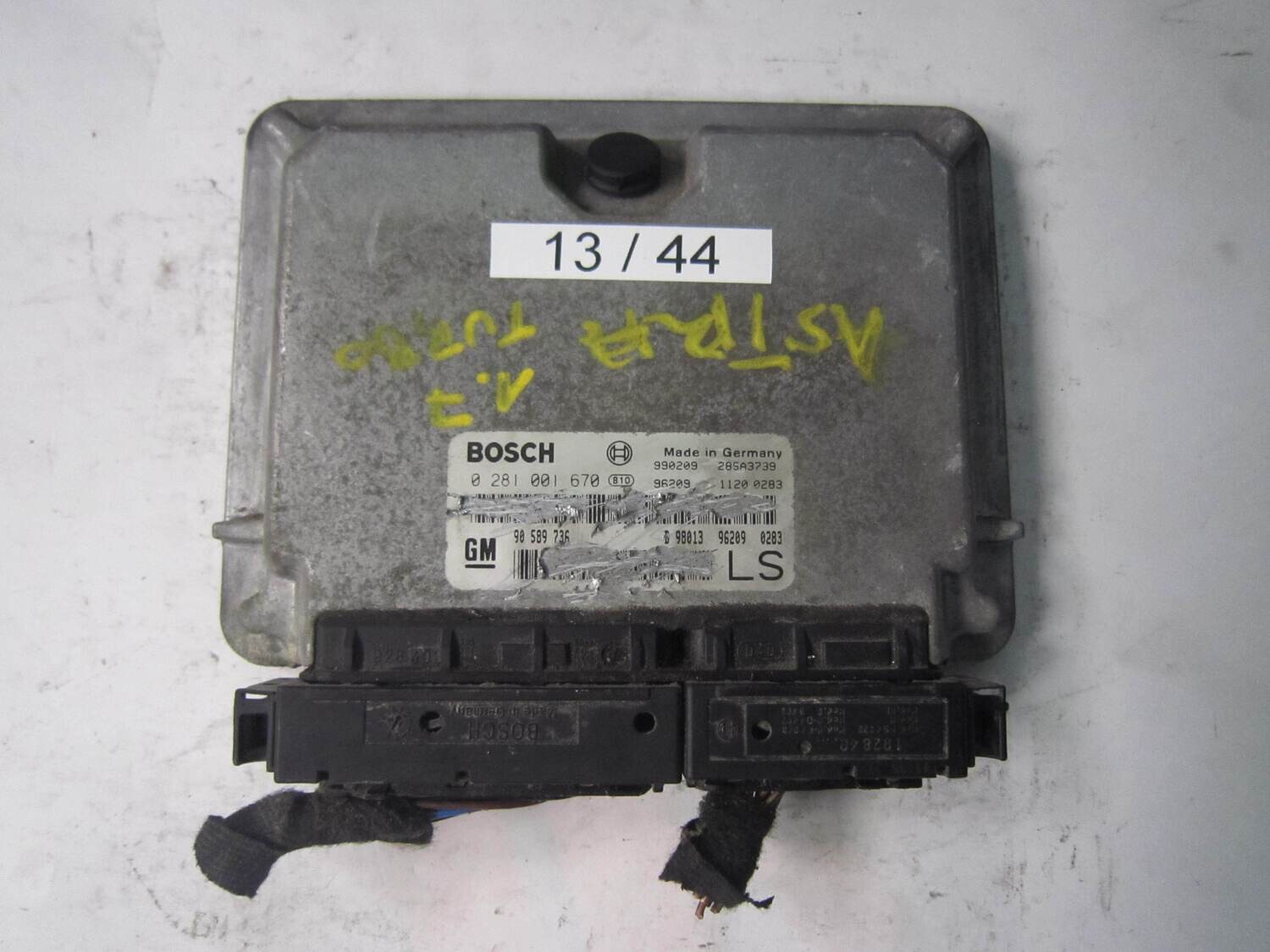 13-44 Centralina Motore Bosch 0281001670 0 281 001 670 90 589 736 90589736 28SA3739      OPEL  ASTRA H 1.7 CDTI