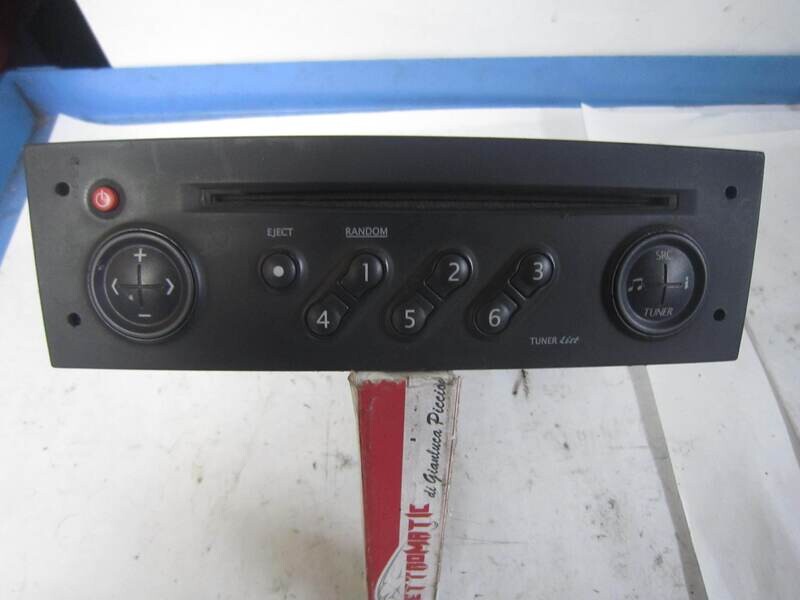 20-41 Autoradio Renault 8200300858 8200 300 858         RENAULT  SCENIC