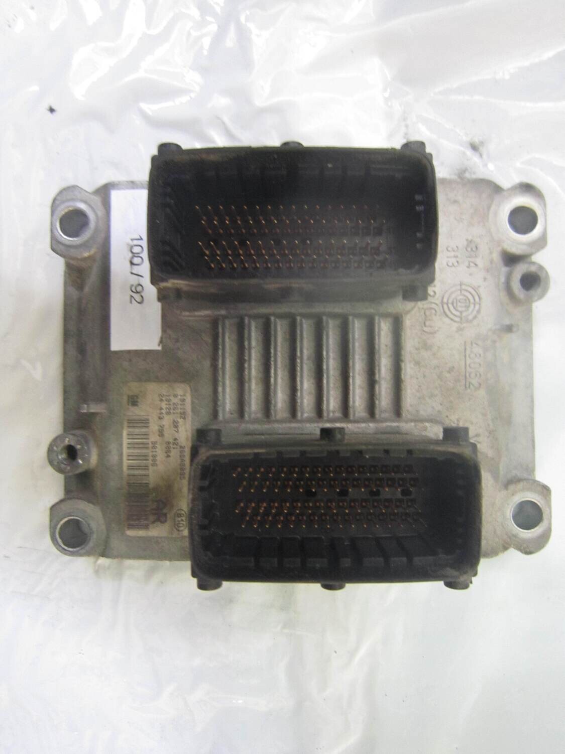 100-92 Centralina Motore Bosch 0 261 207 421 0261207421 19128 26SA8095 24 443 795 OPEL Benzina CORSA