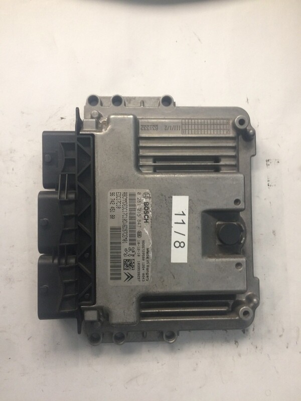11-8 Centralina Motore Bosch 0 281 015 847 0281015847 9674245180 1039S39297 EDC17C10 CITROEN / PEUGEOT Diesel VARIE 1.6
