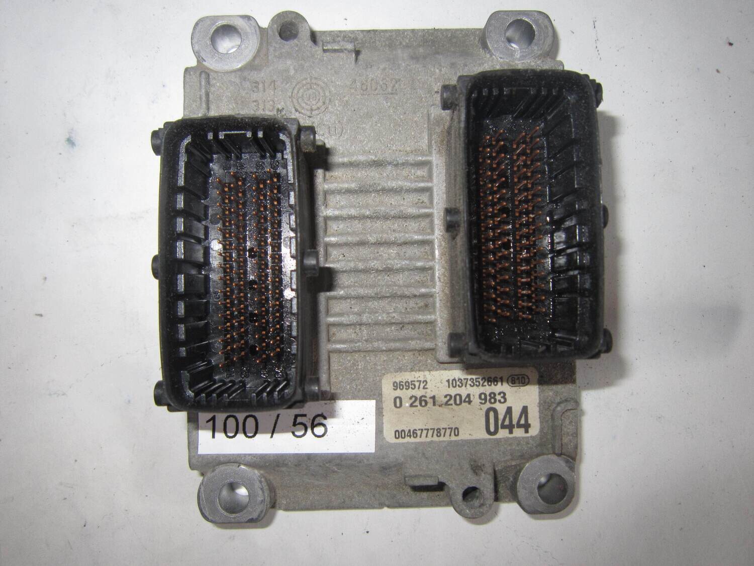 100-56 Centralina Motore Bosch 0261204983 0 261 204 983 969572  1037352661  467778770    ALFA ROMEO / FIAT / LANCIA  PUNTO 1.2  16V