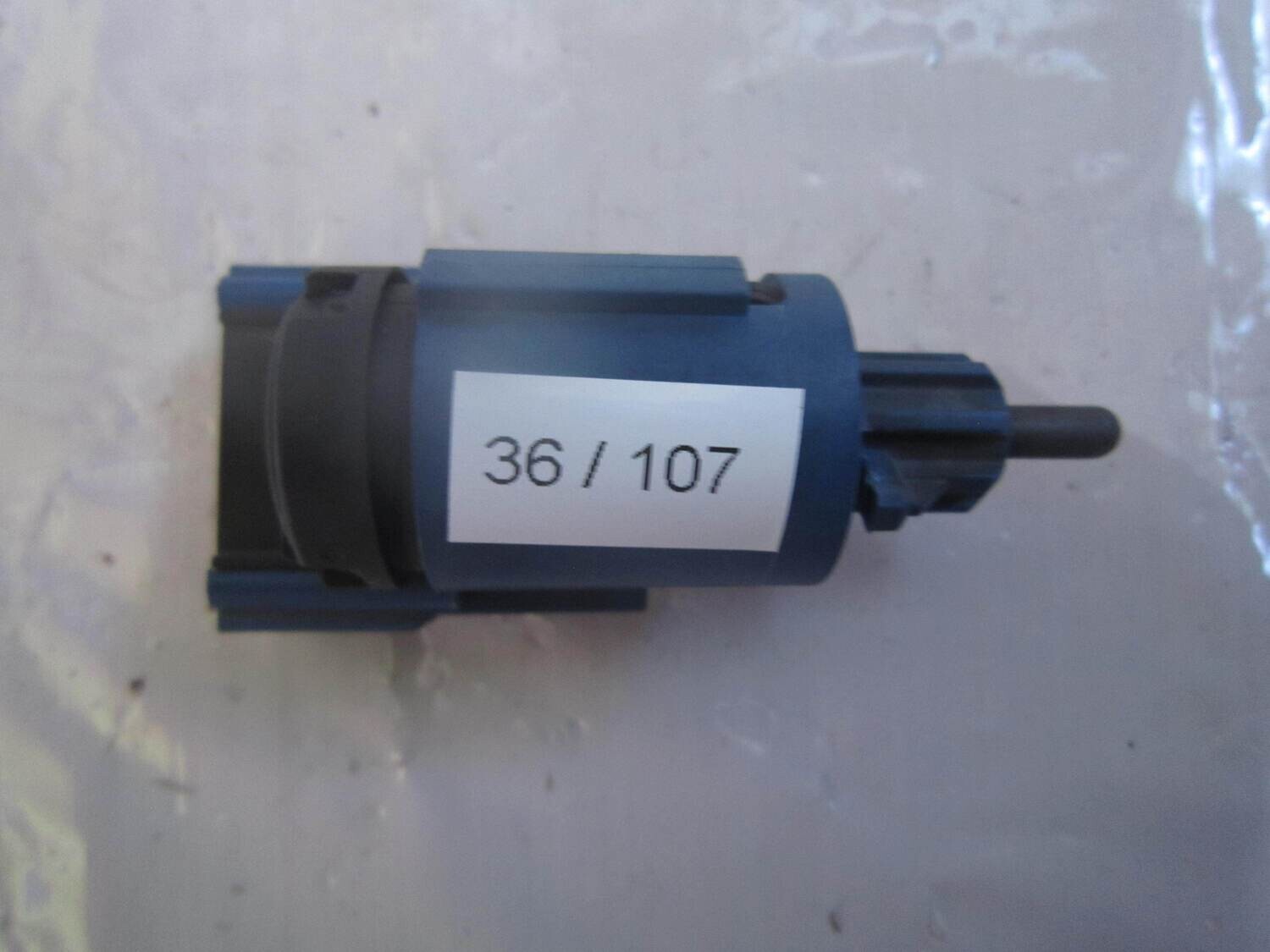 36-107 Interruttore Luce Freni Volkswagen 1J0 927 189E 1J0927189E 19322002 VARIE