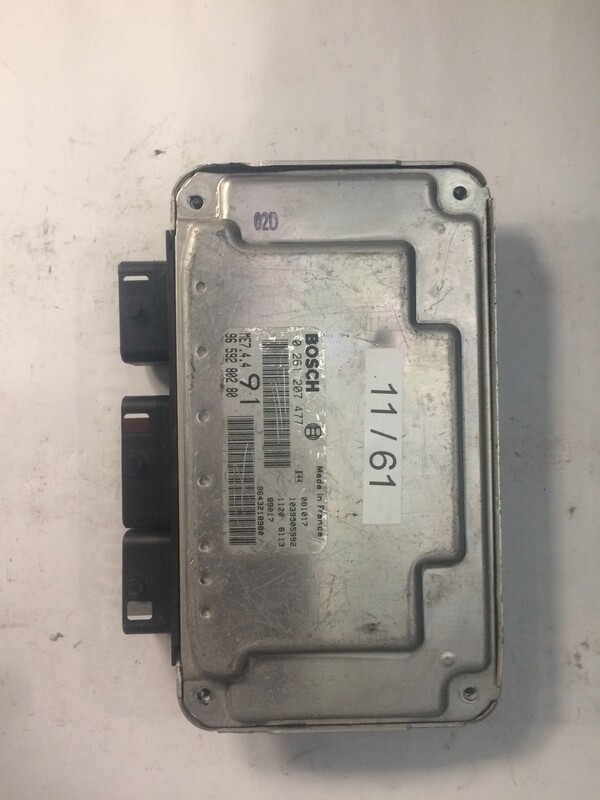 11-61 Centralina Motore Bosch 0 261 207 477 0261207477 96 592 802 80 9659280280 1039S05992 ME7.4.4 CITROEN / PEUGEOT Benzina 206 1.6