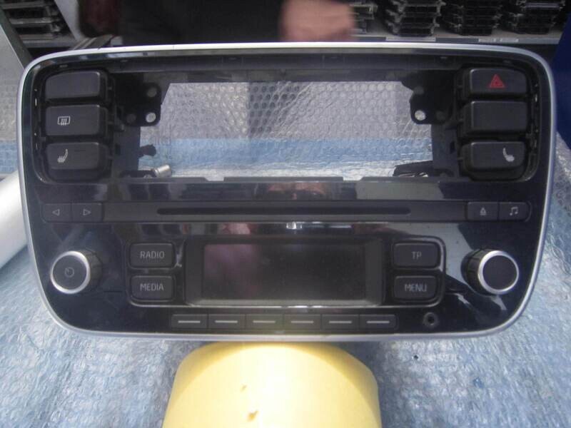 20-379 Autoradio Alpine MFVW204A   RCD215 1S0035156A4TU   VOLKSWAGEN Generica UP