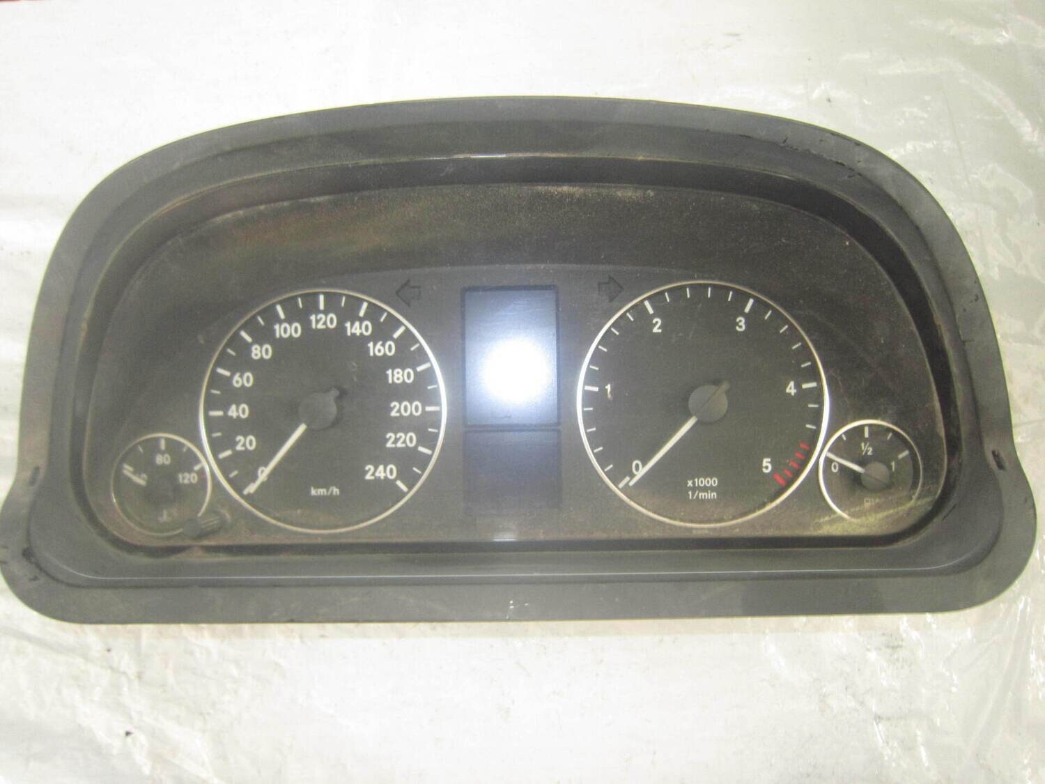 40-392 Quadro Strumenti / Contachilometri Bosch A 169 440 37 11 A1694403711 A 169 540 84 11 MERCEDES DIESEL CLASSE A