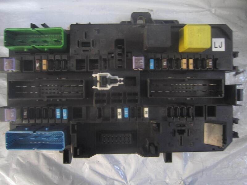 60-184 Scatola Fusibili Hella KG 13 268 287 13268287 5DK 008 669-25 SW 0912 HW 0040  OPEL Generica VARIE