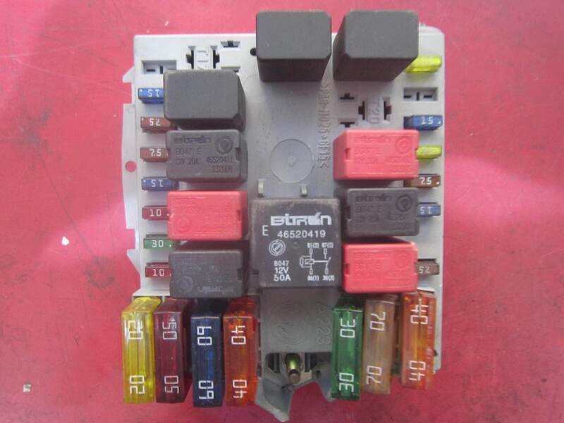 60-207 Scatola Fusibili Alfa Romeo / Fiat / Lancia 46778450       ALFA ROMEO / FIAT / LANCIA Diesel PUNTO
