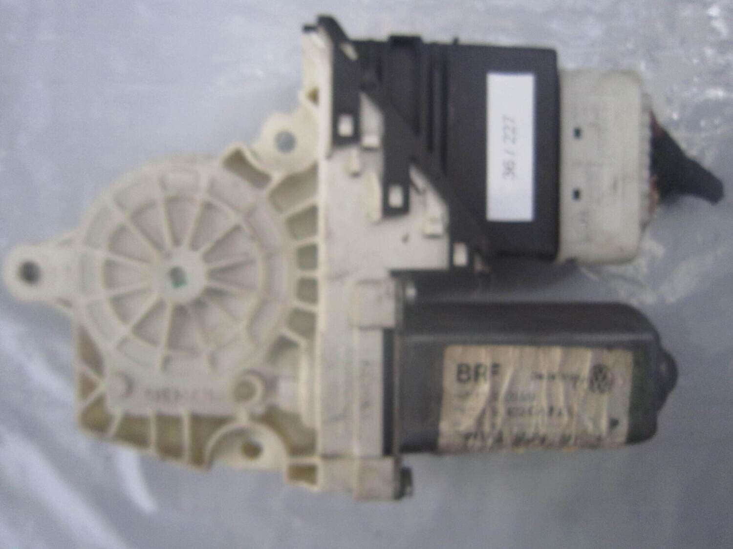36-227 Motorino Alzacristalli Volkswagen H021 S2402 H021S2402 POSTERIORE SINISTRO 119435   VOLKSWAGEN  GOLF