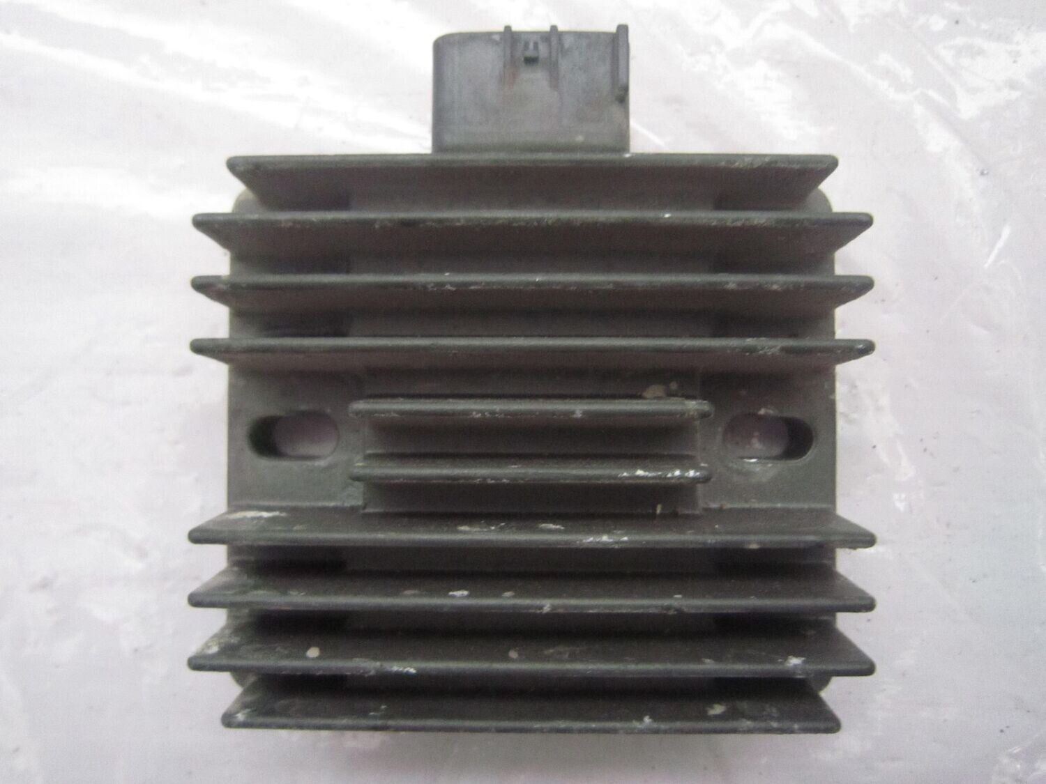 36-236 Regolatore Di Tensione Hella KG SH678-11 SH67811     YAMAHA Benzina VARIE