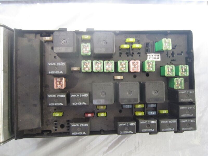 60-145 Scatola Fusibili Chrysler 05144579AC   64469H    CHRYSLER  VOYAGER