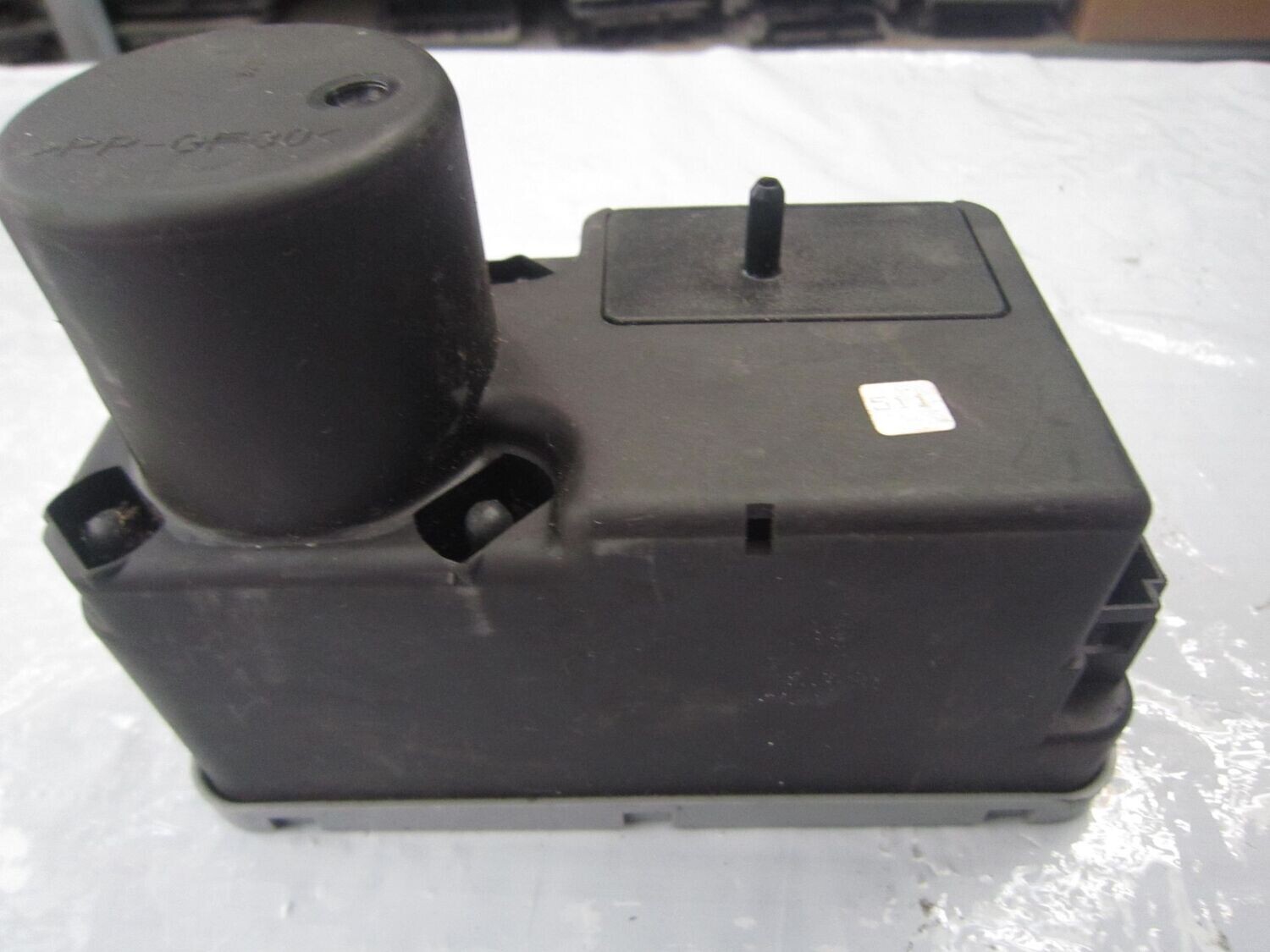 90-702 Pompa Chiusura Centralizzata Hella KG 1H0 962 257 1H0962257     VOLKSWAGEN  GOLF