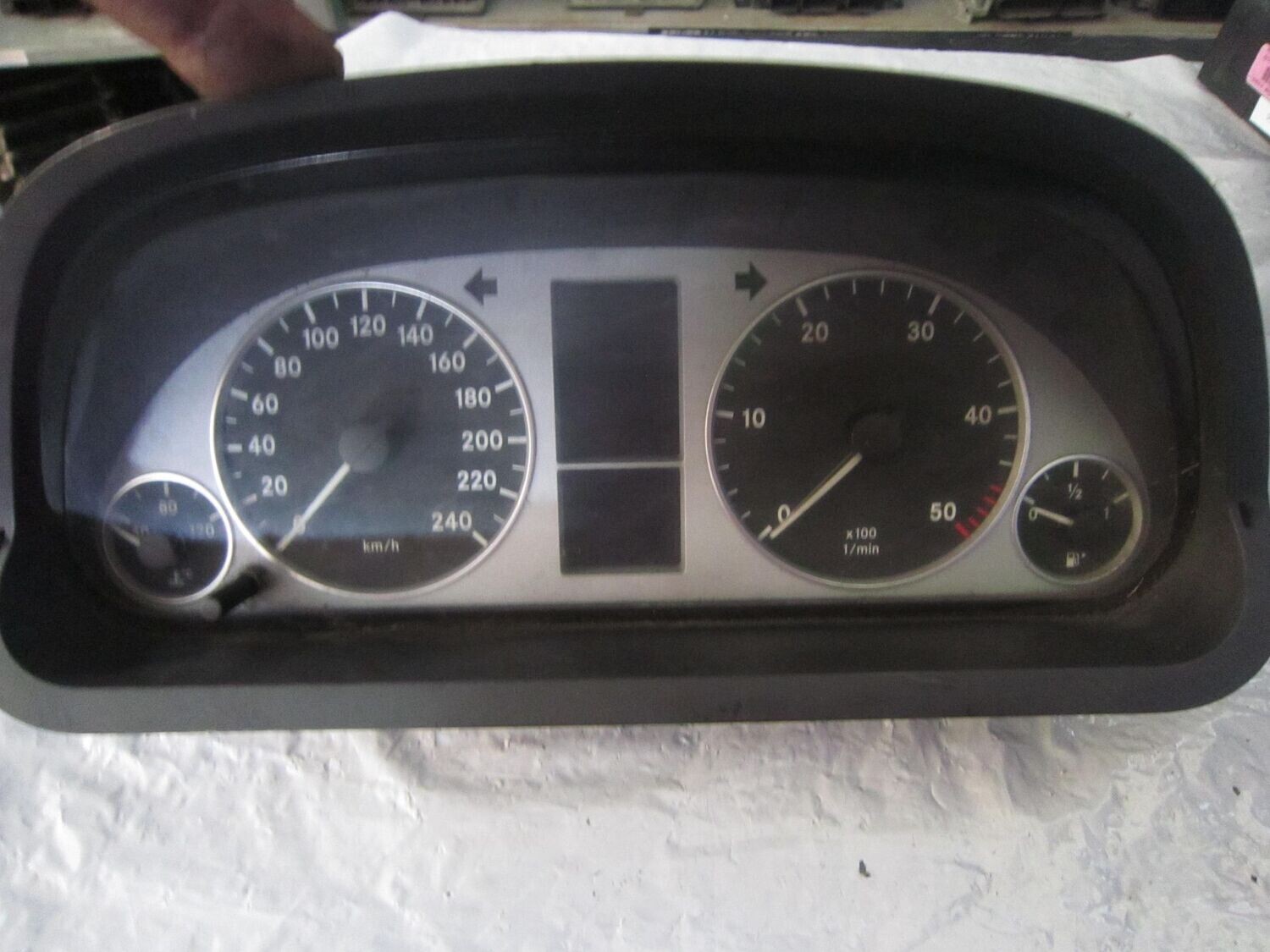 40-439 Quadro Strumenti / Contachilometri Bosch 1 031 098 101 1031098101      1031098101  MERCEDES DIESEL CLASSE A