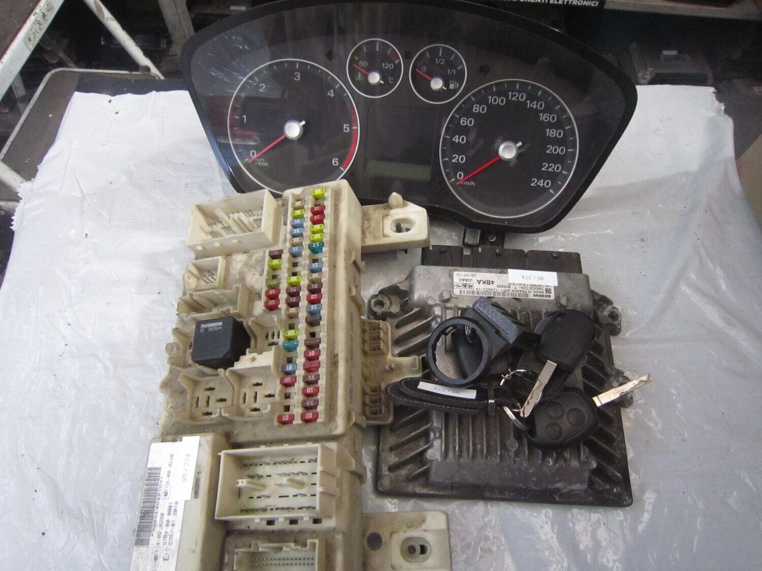 95-274 Kit Motore Ford 5WS40512A-T 5WS40512AT 6M51-12A650-YA 4M5T-14A073-CH 44ZU-262   3M5F-10841-B 2S6T-15607-BC FORD Diesel FOCUS