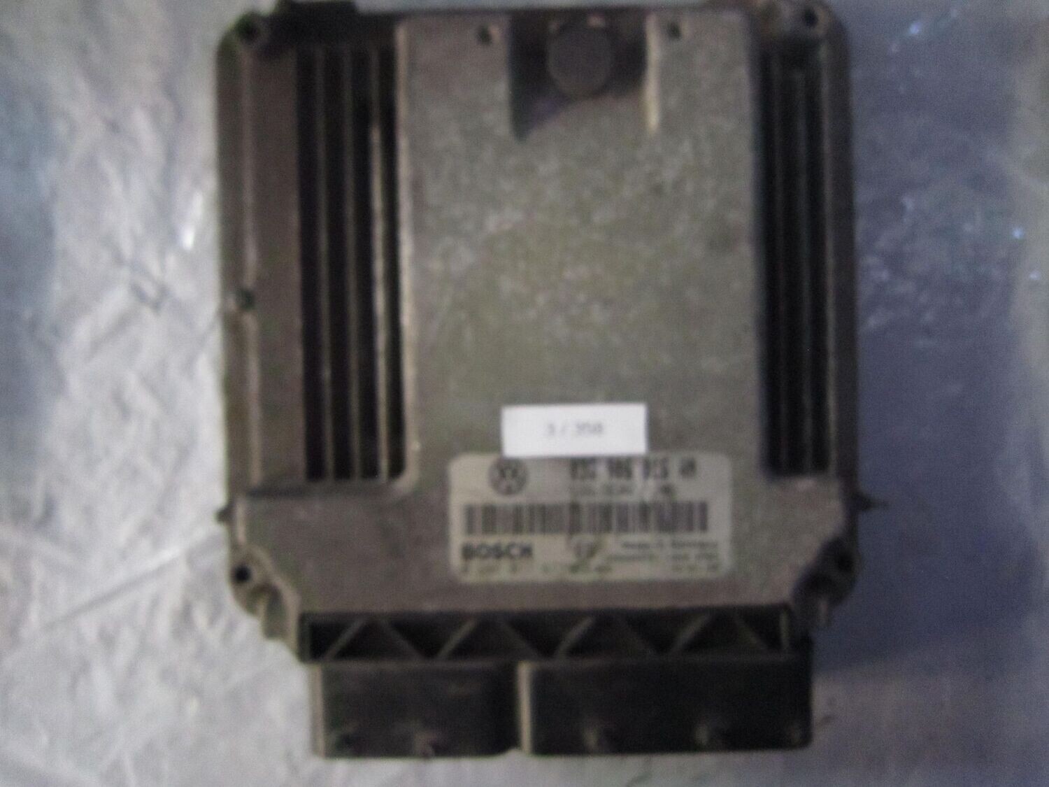 3-358 Centralina Motore Bosch 0 281 011 477 0281011477 03G 906 016 AN 1039S03721 EDC16U1  VOLKSWAGEN DIESEL GOLF