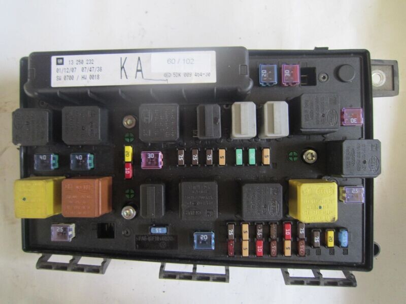 60-102 Scatola Fusibili Gm 13 250 232 13250232 5DK 009 464-30 SW 0700 HW 0018 KA OPEL DIESEL VARIE