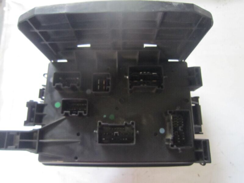 60-104 Scatola Fusibili Chrysler P04692170AH A P04692170AHA 16238AC    CHRYSLER DIESEL 300 C