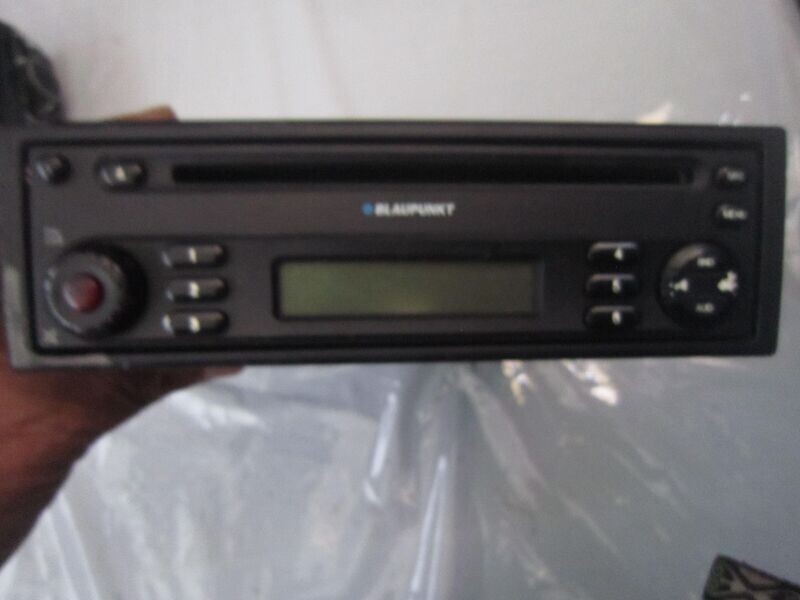 20-504 Autoradio Blaupunkt 8200617355   7646126591    DACIA  LOGAN