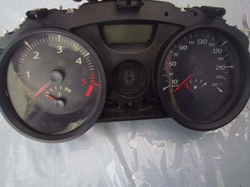 40-448 Quadro Strumenti / Contachilometri Visteon 8200408785   HW: VP5RPF-14B115-AH SW: V04.09   RENAULT Diesel MEGANE