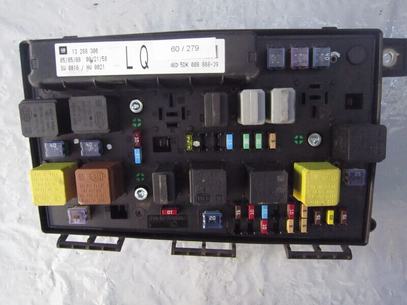 60-279 Scatola Fusibili GM 13 268 306 13268306 5DK 008 668-39 LQ SW : 0816 HW : 0021 OPEL  VARIE