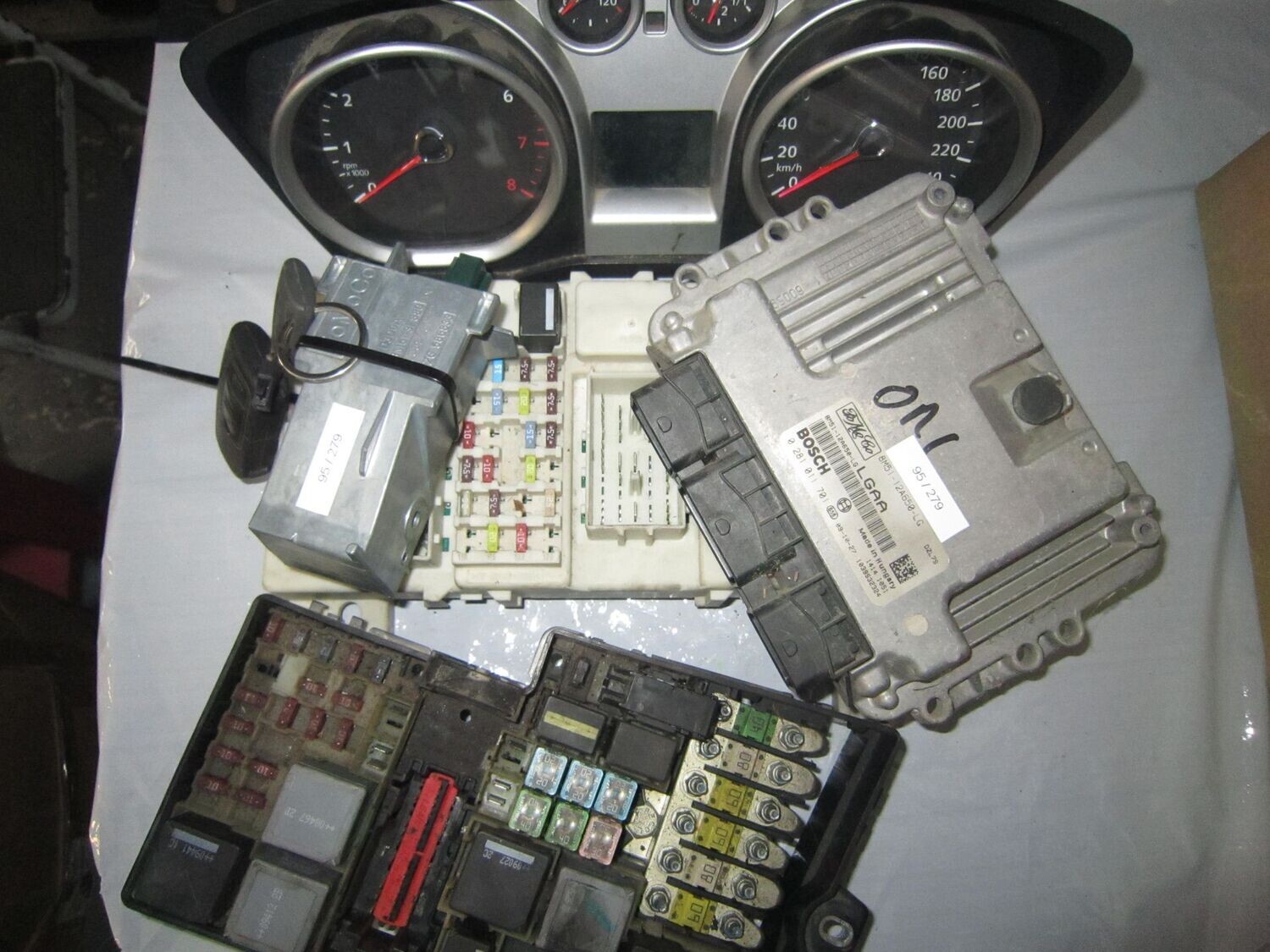 95-279 Kit Motore Ford 0 281 011 701 0281011701 6M51-12A650-NB 8M5T 14014 LAB VP8V4F-10A855-A 8M51-3F880 FORD DIESEL C-MAX