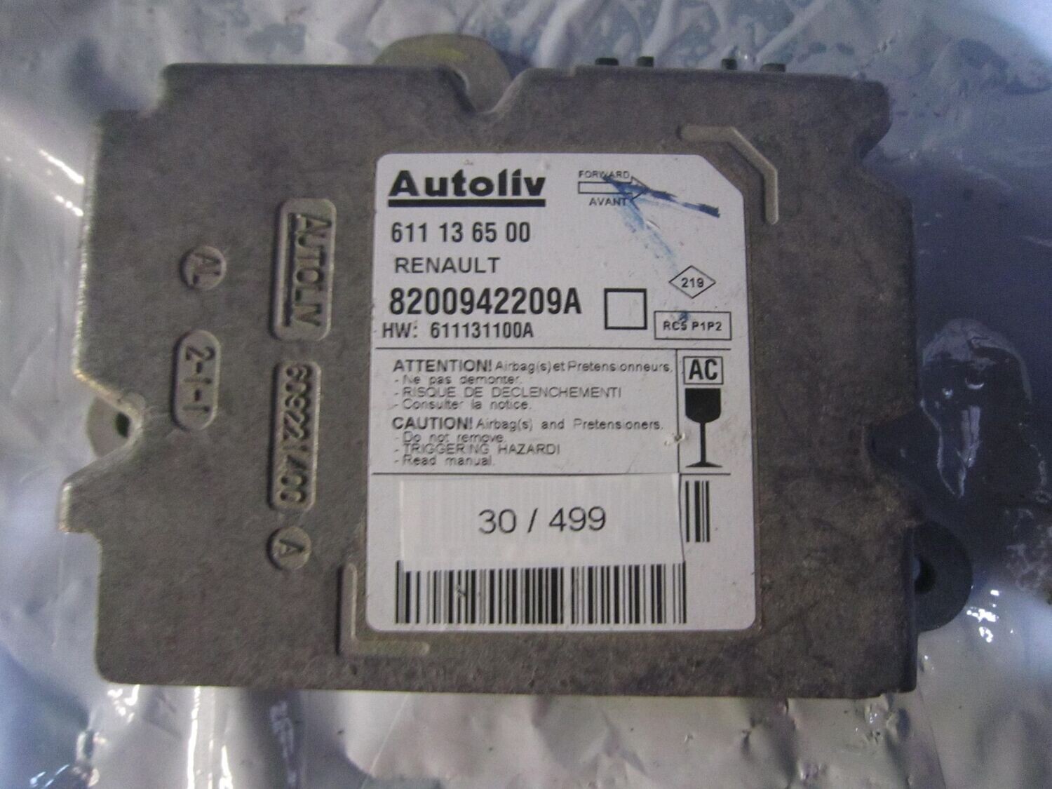 30-499 Centralina Airbag Autoliv 611 13 65 00 611136500 8200942209A HW: 611131100A   RENAULT  MASTER