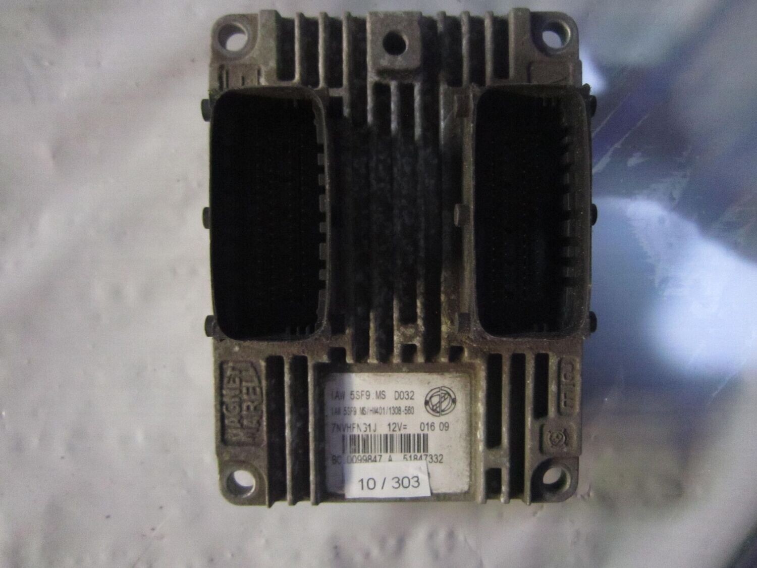 10-303 Centralina Motore Magneti Marelli IAW 5SF8.K2 IAW5SF8.K2  BC.0097129.B 51843150 HW401/5309-B13 FORD BENZINA KA