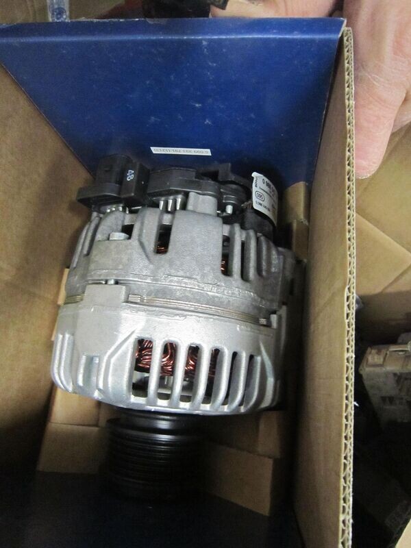 45-28 Alternatore Bosch 28-3712 283712 098604270-093     AUDI  VARIE