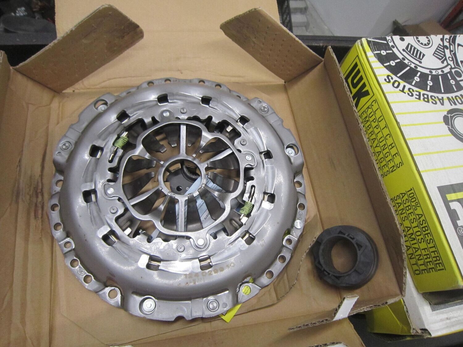 44-1 Kit Frizione Luk 624 3037 00 624303700 826644    AUDI  VARIE
