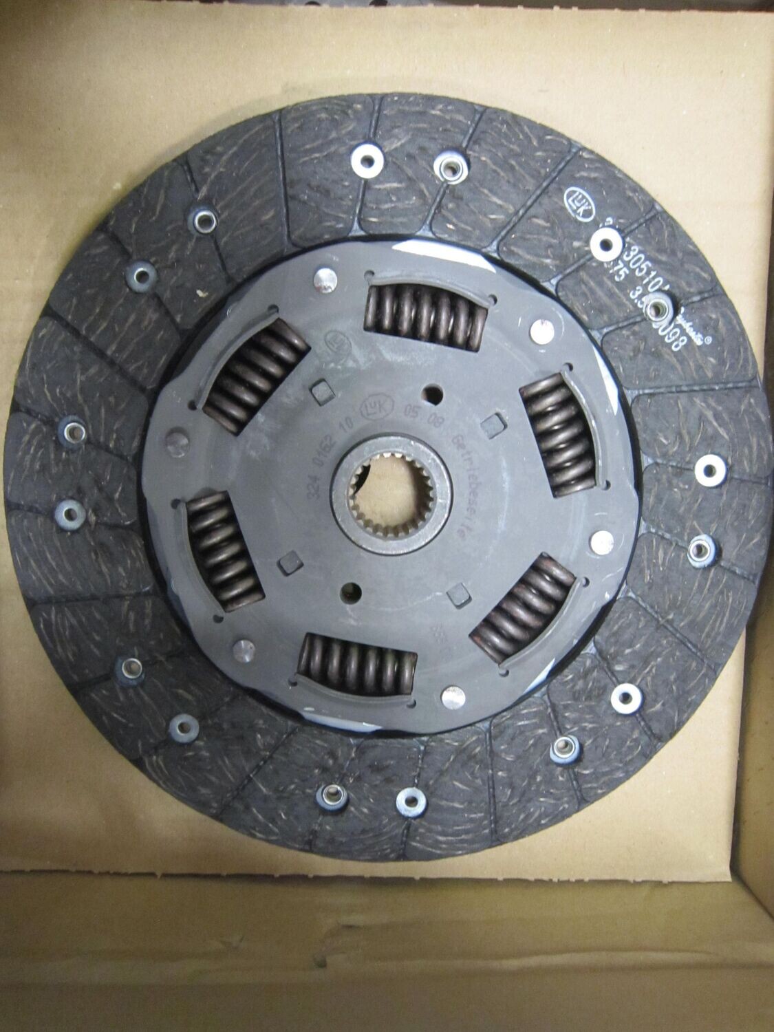 44-41 Kit Frizione Luk 624 2279 00 624227900 821234    AUDI  A 4		
		
		
		
V