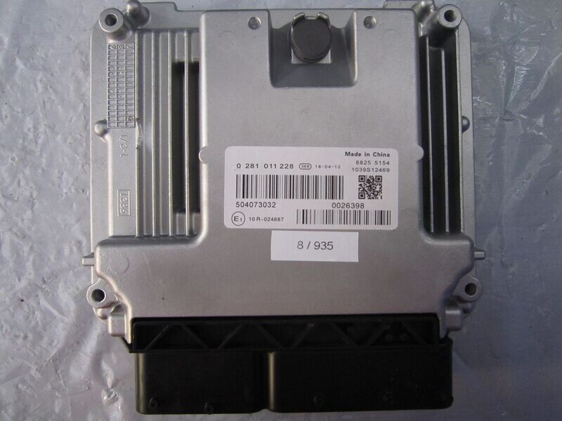 8-935 Centralina Motore Bosch 0 281 011 228 0281011228 504073032 1039s12469    IVECO DIESEL DAILY