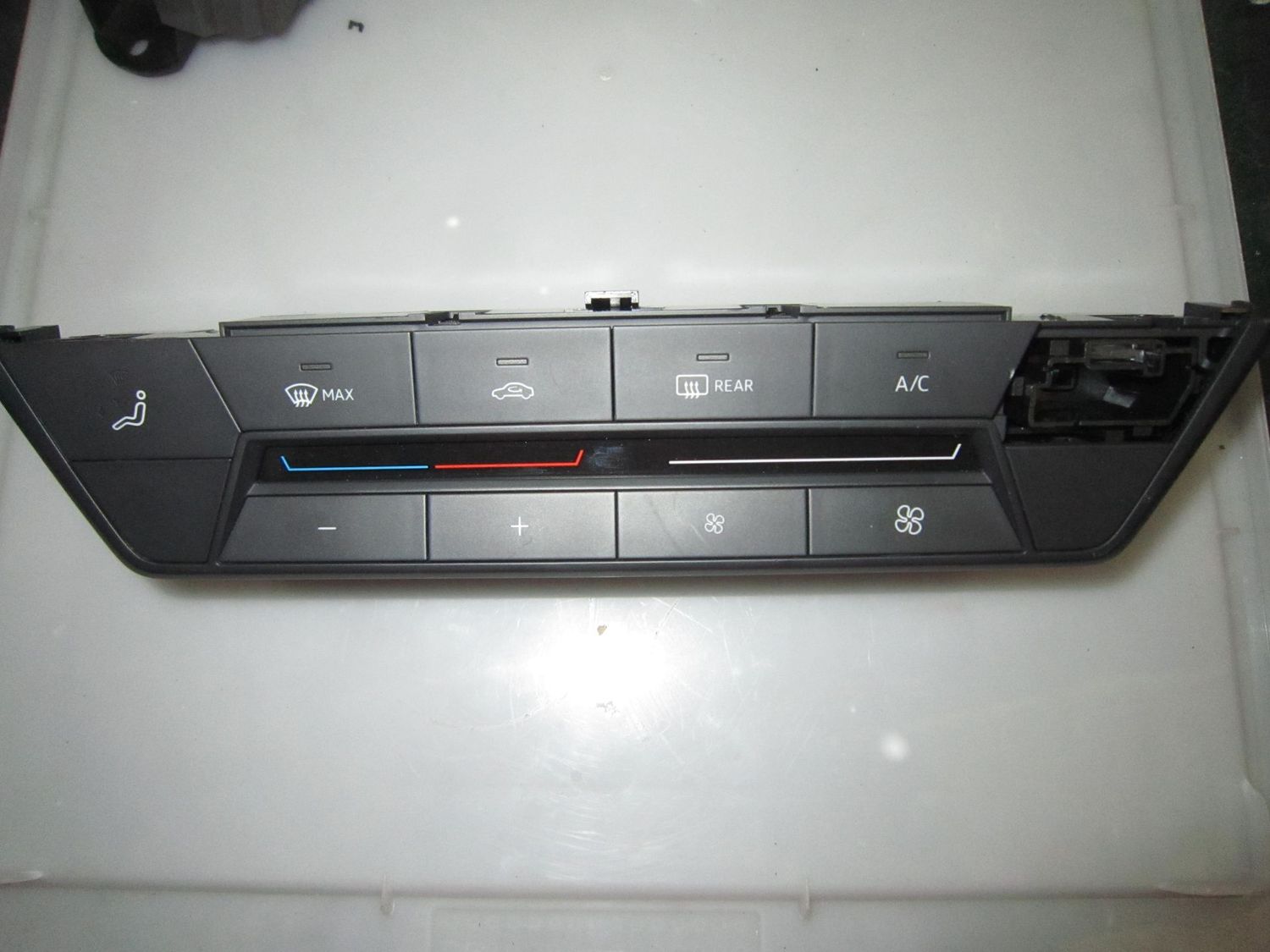 400-548 Unità controllo del clima Audi 8Y0.820.047   90156-403/0000    AUDI  A 3