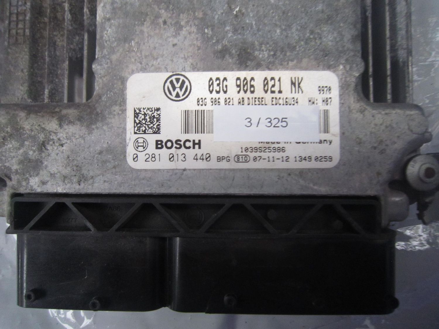 3-325 Centralina Motore Bosch 0 281 013 440 0281013440 03G 906 021 NK 1039S25986 EDC16U34  VOLKSWAGEN DIESEL PASSAT