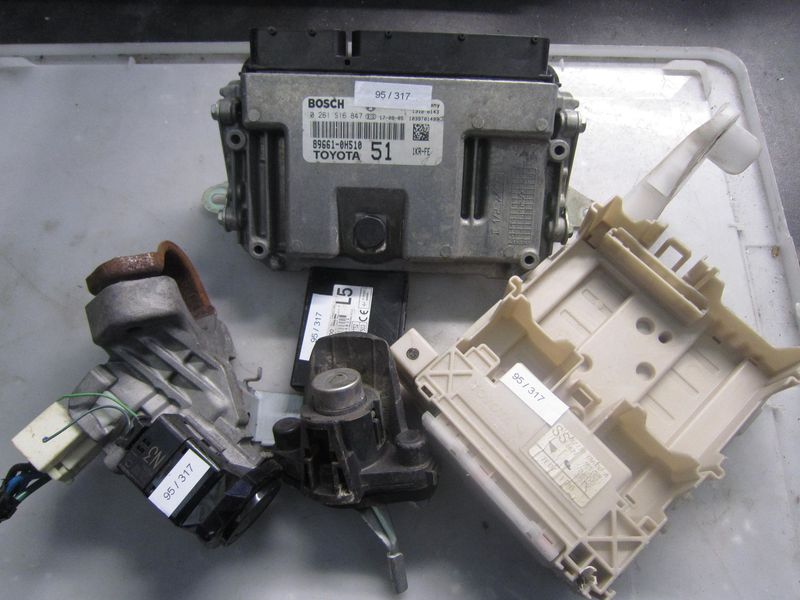 95-317 Kit Motore Citroen / Peugeot 0 261 S16 847 0261S16847 89661-0H510 51 82730-0H030-A 625649-000 89782-0H020   625656-0000 CITROEN Benzina C 1