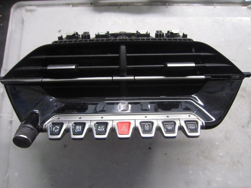 400-562 Unità controllo del clima Citroen / Peugeot 9823457080   9823457180    PEUGEOT  208