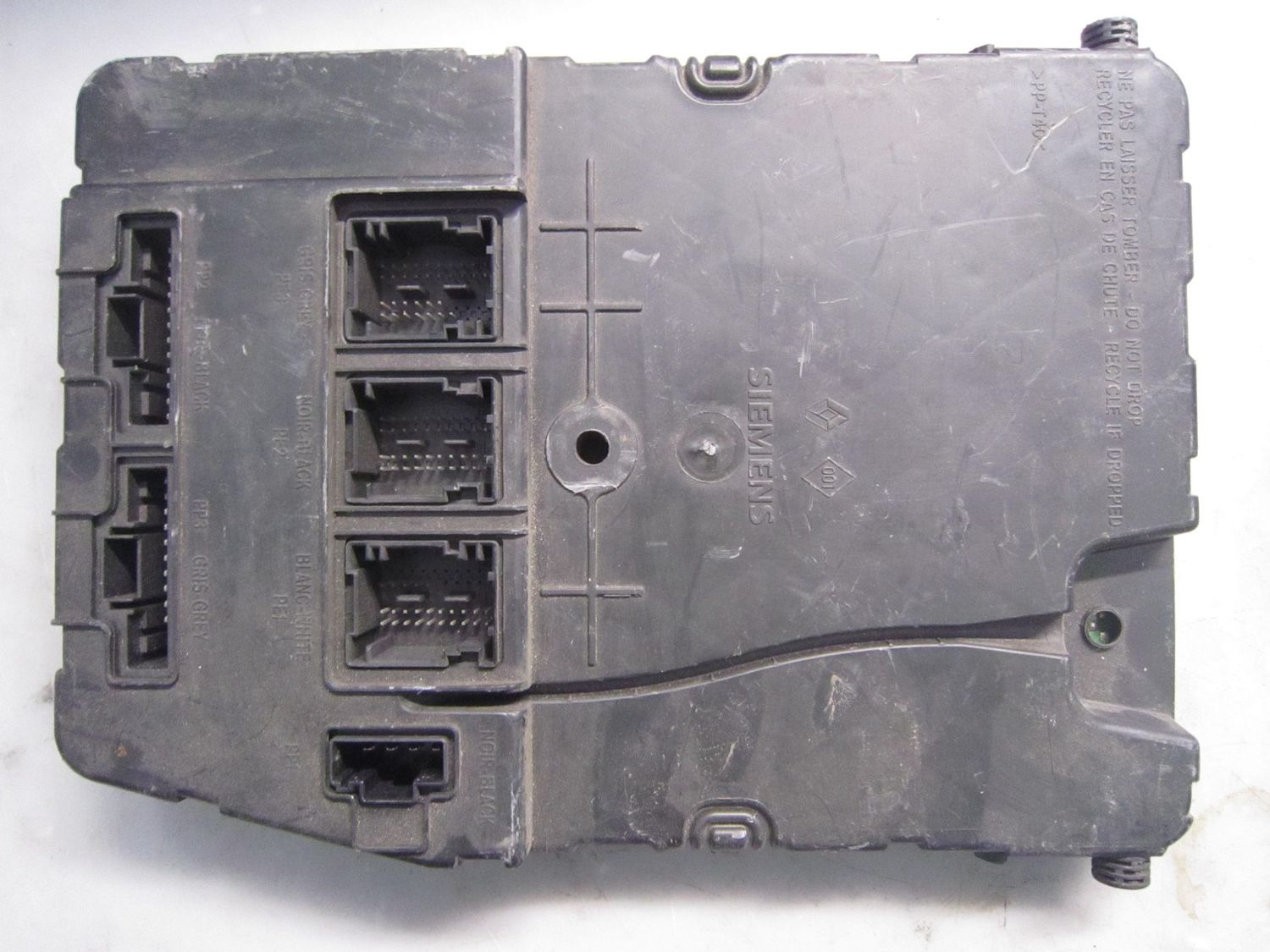 50-651 Body Computer Siemens 8200433198   S118400260 UCH N3 LIGHT INT   RENAULT Diesel MEGANE_SCENIC