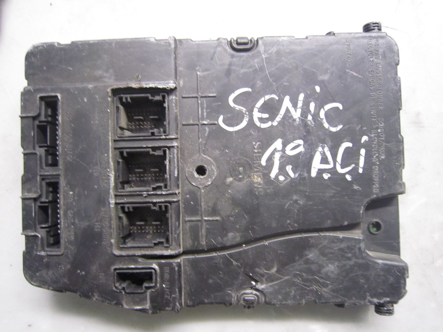 50-650 Body Computer Johnson Controls 8200306434   UCH X84 N2 - INT    RENAULT Diesel Megane_Scenic