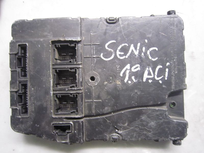 50-650 Body Computer Johnson Controls 8200306434   UCH X84 N2 - INT    RENAULT Diesel Megane_Scenic