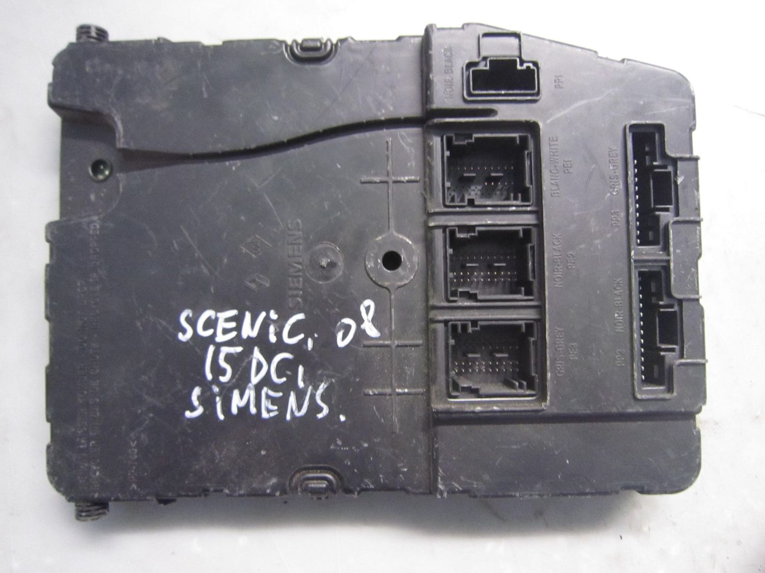 50-652 Body Computer Siemens 8200724370   S118400260H UCH N3 LIGHT INT   RENAULT Diesel MEGANE_SCENIC
