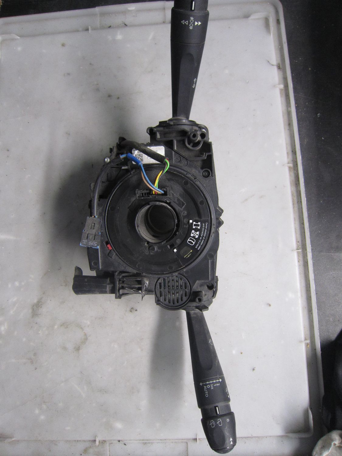 300-275 Comando Luci Devioluci Frecce Tergi Cruise Citroen / Peugeot 98139481ZD   COM2008P    CITROEN  C 4