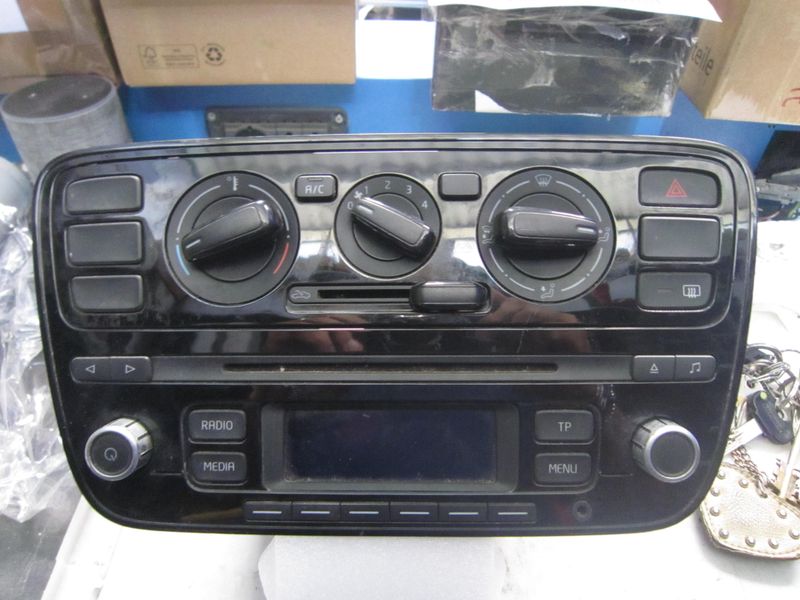 20-572 Autoradio Alpine 1S0 035 156 1S0035156 RCD215 1S0035156A4TU   VOLKSWAGEN  Up