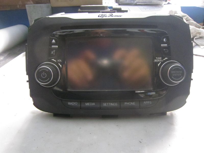 20-576 Autoradio Continental 01561247600   FIAT 940 FL VP2 ECE A2C38257501 SW : 12.00.24.01 HW : F.EU.D6.V26  ALFA ROMEO  Giulietta
