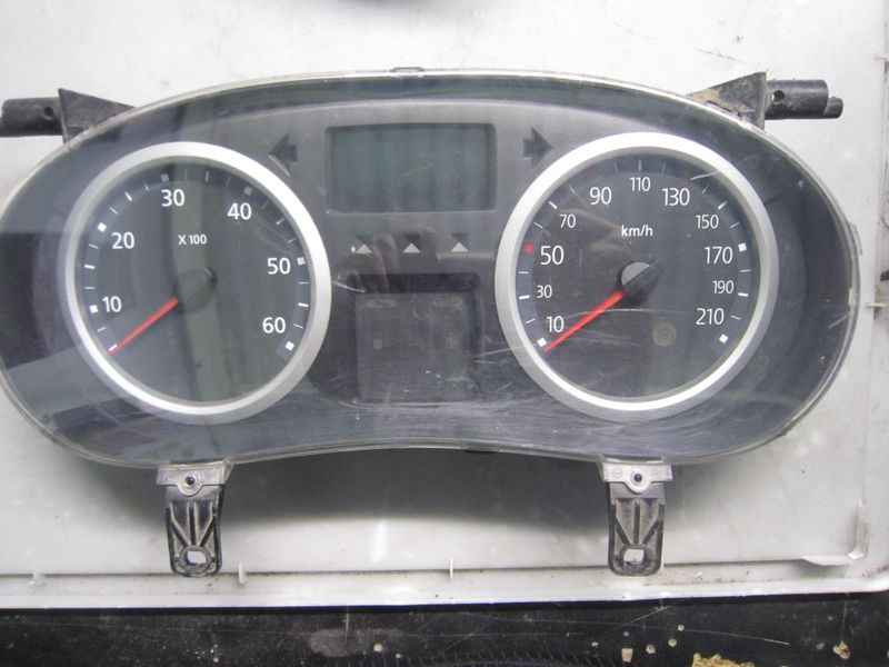 40-506 Quadro Strumenti / Contachilometri Johnson Controls P8200961825-C P8200961825C 21670916-4    RENAULT Diesel TRAFIC
