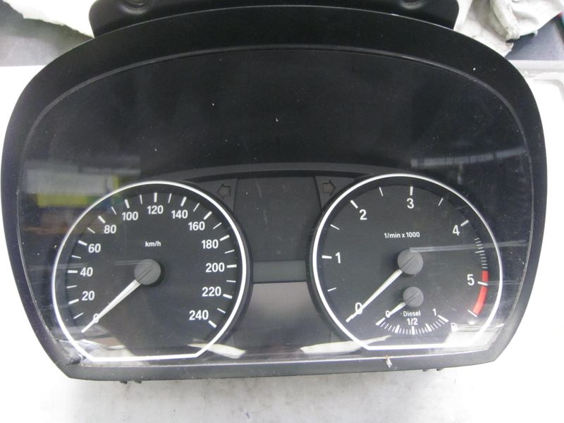 40-517 Quadro Strumenti / Contachilometri Borg 1041568   6 947 136    BMW Diesel Serie 1