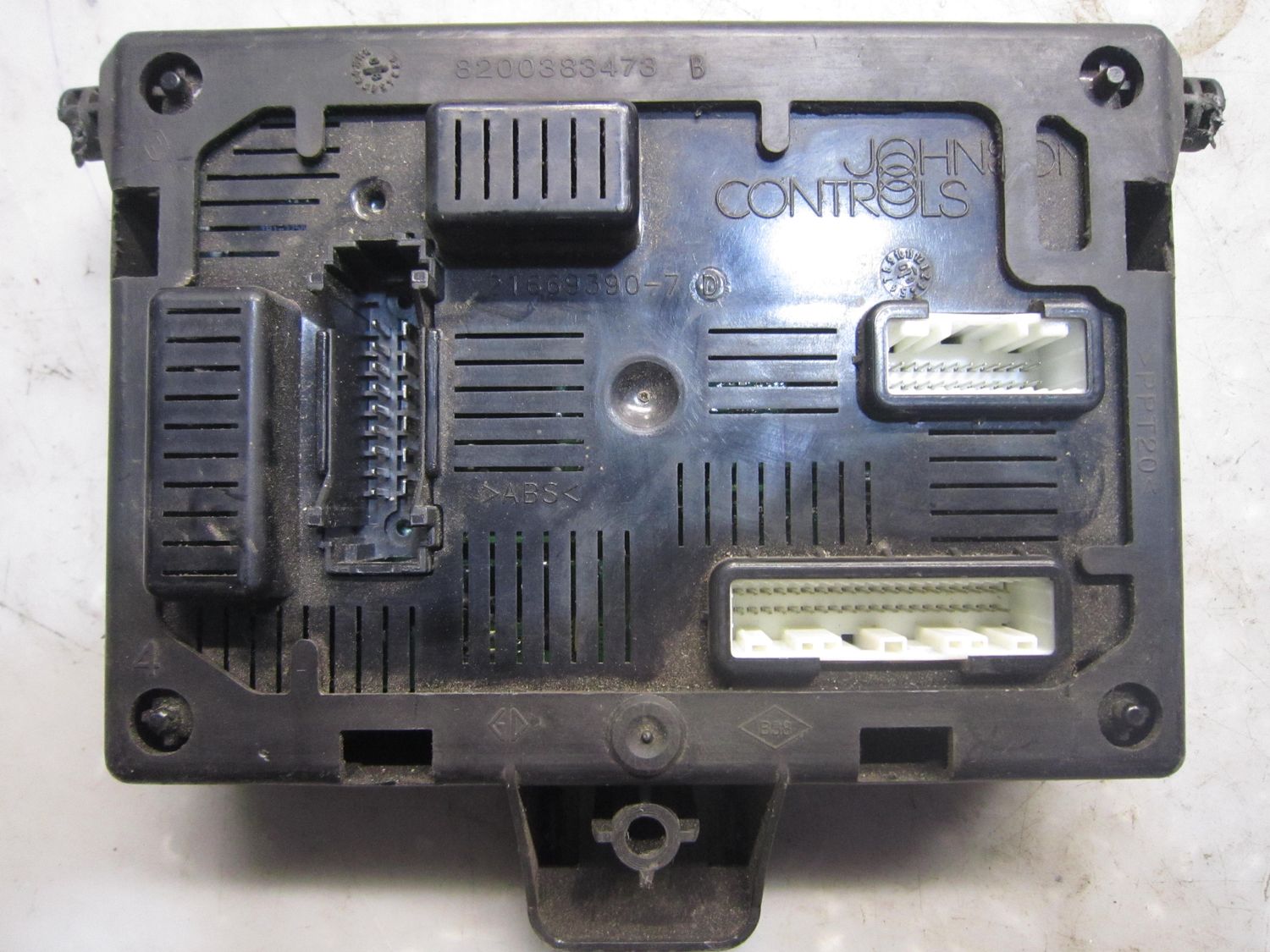 50-676 Body Computer Johnson Controls BCM L2 CR BCML2CR 28118125-3C 8200652285 V12.10  RENAULT  Clio