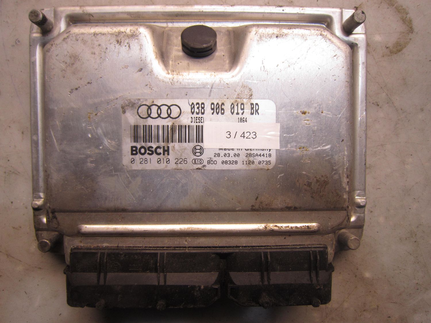 3-423 Centralina Motore Bosch 0 281 010 226 0281010226 038 906 019 BR 28SA4418   AUDI Diesel A 4