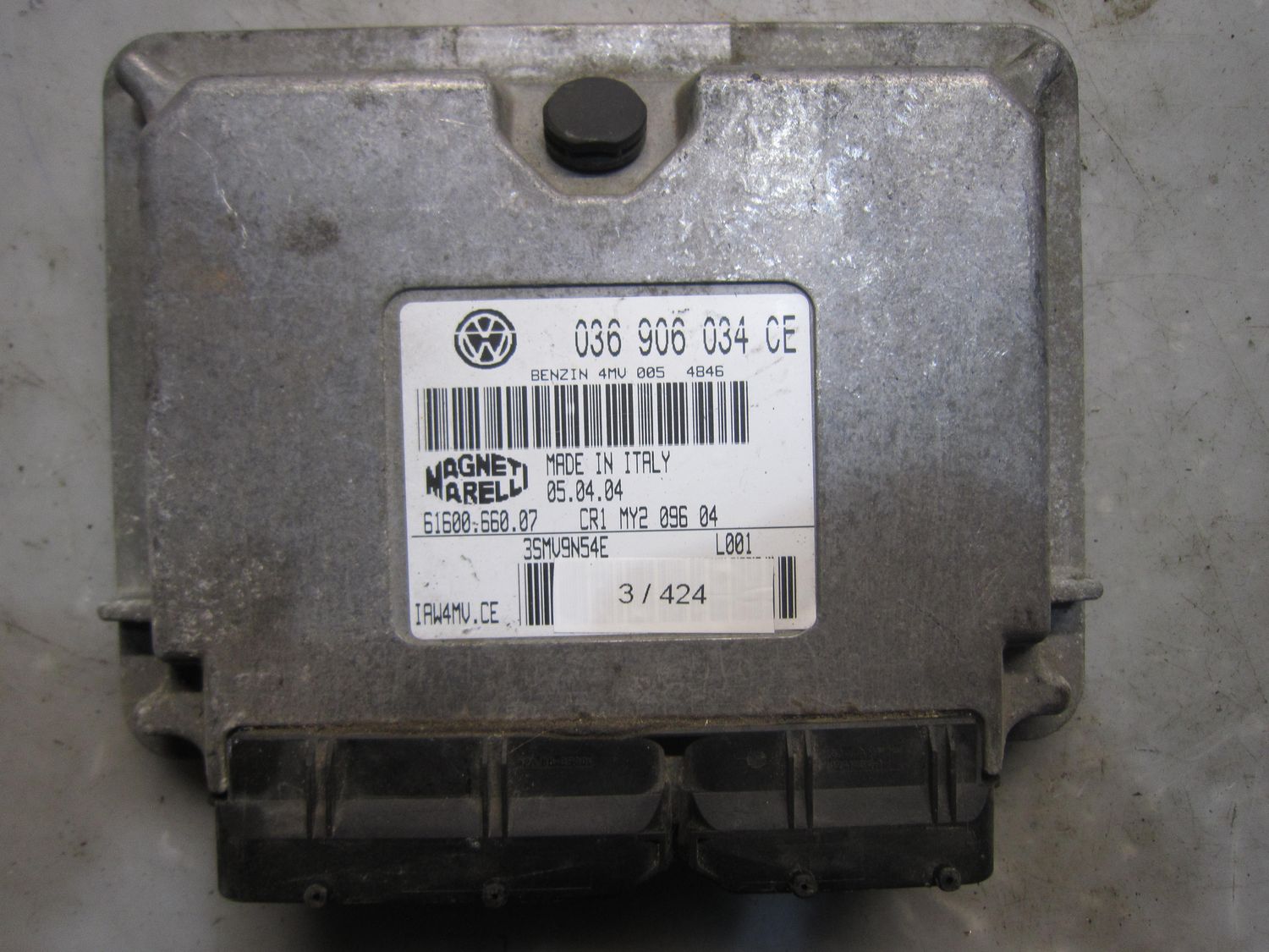 3-424 Centralina Motore Magneti Marelli IAW 4MV CE IAW4MVCE 61600.660.07  036 906 034 CE CR1 MY2 096 04 VOLKSWAGEN Benzina Varie