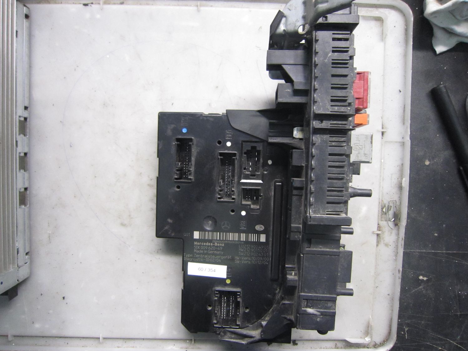60-354 Scatola Fusibili Mercedes 5DK 09 620-49 5DK0962049 212 900 49 01     MERCEDES  CLASSE E
