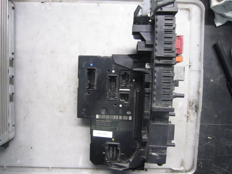 60-354 Scatola Fusibili Mercedes 5DK 09 620-49 5DK0962049 212 900 49 01     MERCEDES  CLASSE E